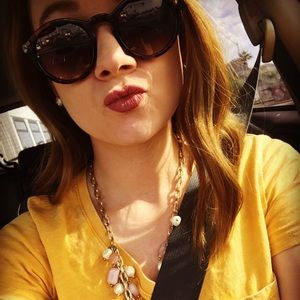 Meet your Posher, Cassandra